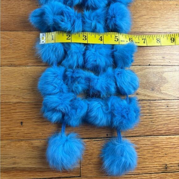Blue Luxury 2000’s Rabbit Scarf - Picture 4 of 5